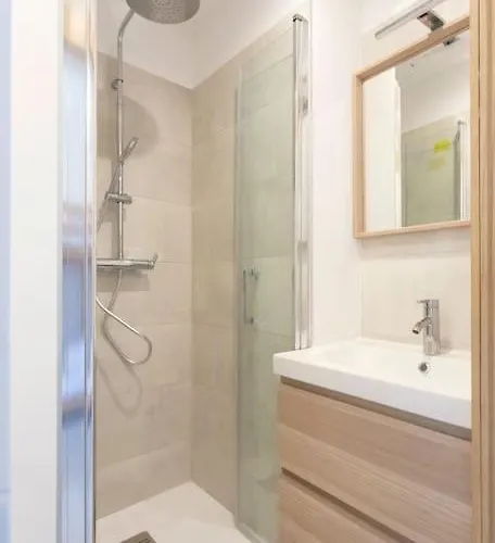 Appartement Chez Olivier - Magnifique Avec Piscine, Vue Sur La Et Parking *